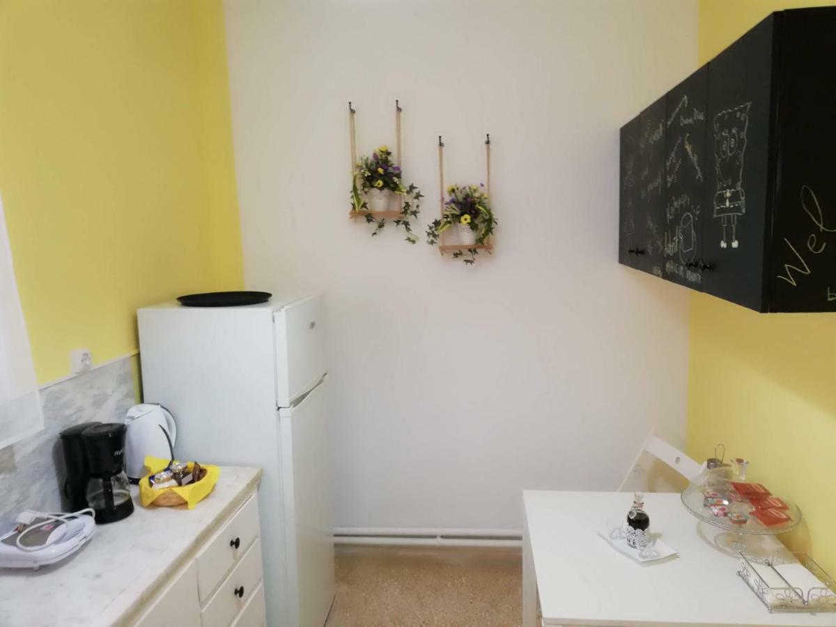 Cobalt Apartment Near Athens Airport アルテミダ エクステリア 写真